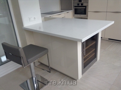    .  Caesarstone